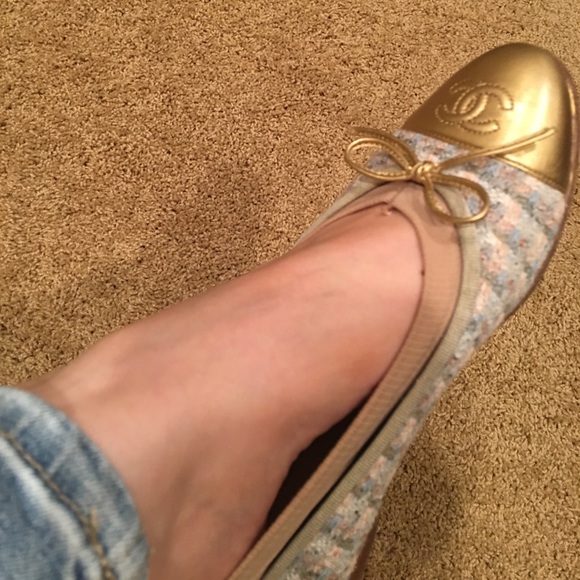 HP 💖💙💜 Chanel gold and tweed flats shoes - Picture 5 of 8